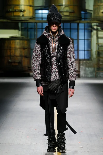 Look 34